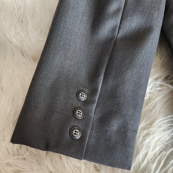 Tahari Blazer Women Size 16 Large Gray Stretch Knit 3 Buttons Modern Cut - Picture 12 of 13
